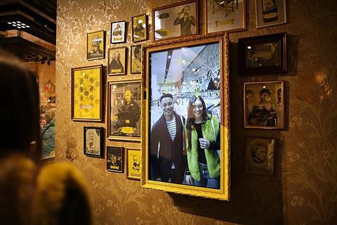 Ted Baker's interative social-networking photobooth